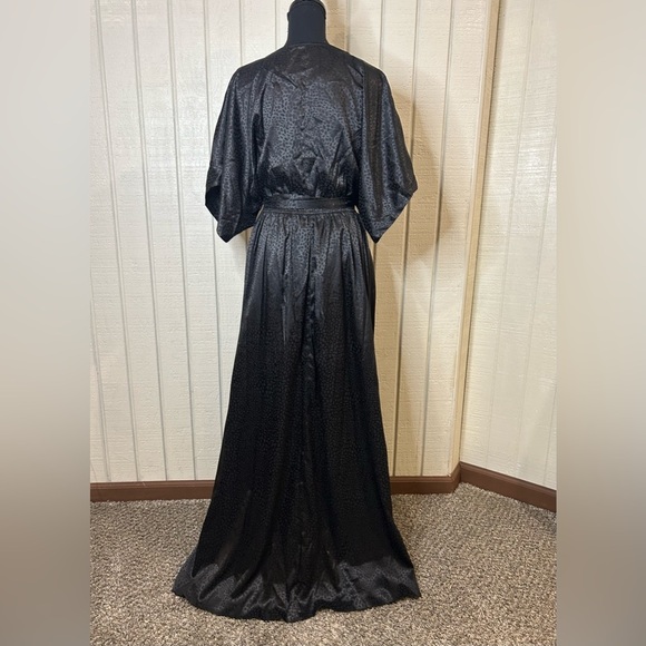 Baltic Born Savannah Print Kimono Maxi Dress, size medium.  NWT - Picture 3 of 6